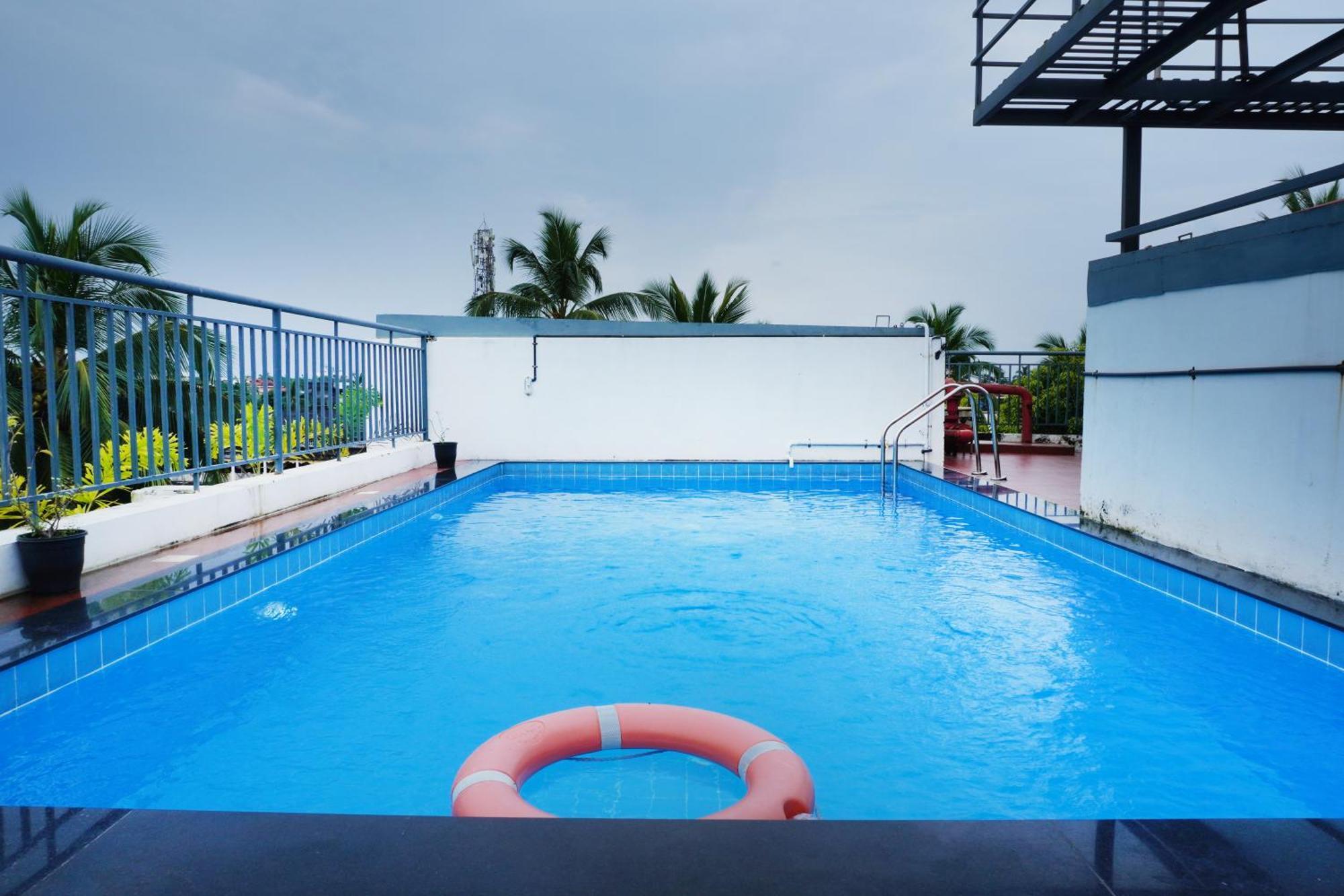 Sreepathi Mayoogha Guruvayur Ngoại thất bức ảnh