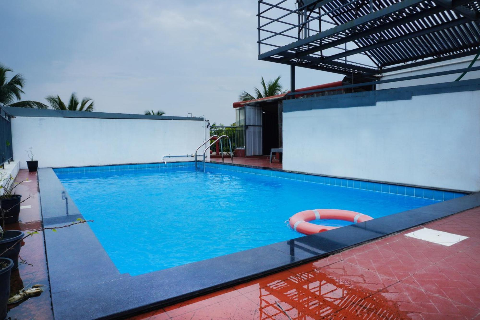 Sreepathi Mayoogha Guruvayur Ngoại thất bức ảnh
